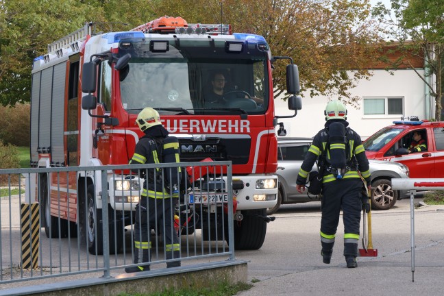 Ein Verletzter bei K�chenbrand in einem Mehrparteienwohnhaus in Wels-Pernau