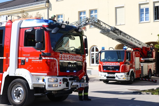 Brandverdacht: Piepsenden Rauchmelder in einer Wohnung in Wels-Lichtenegg und �bereifriger Hydrant