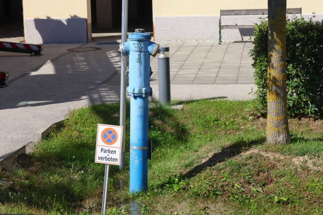 Brandverdacht: Piepsenden Rauchmelder in einer Wohnung in Wels-Lichtenegg und �bereifriger Hydrant