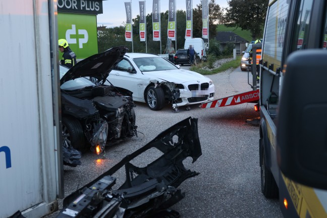 Schwerer Crash zwischen zwei PKW auf Rohrbacher Stra�e bei St. Martin im M�hlkreis