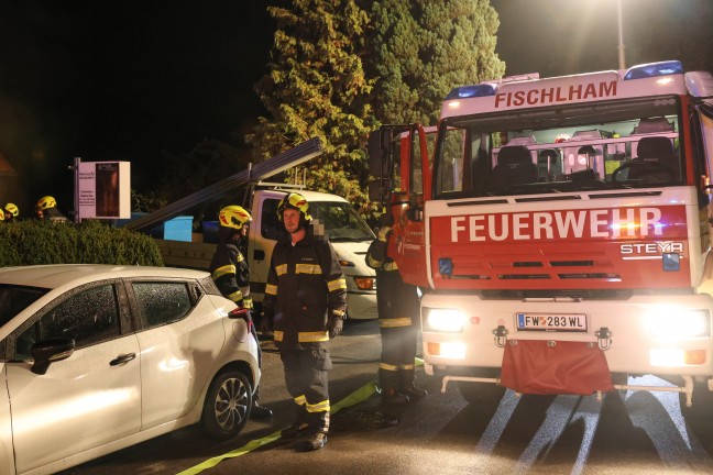Kellerbrand: Zwei Feuerwehren bei Brand in einem Einfamilienhaus in Fischlham im Einsatz