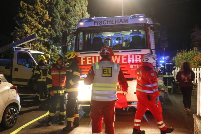 Kellerbrand: Zwei Feuerwehren bei Brand in einem Einfamilienhaus in Fischlham im Einsatz