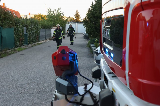 Revisionst�rchen offen: Feuerwehr bei gemeldetem Gasgeruch in Wels-Pernau im Einsatz