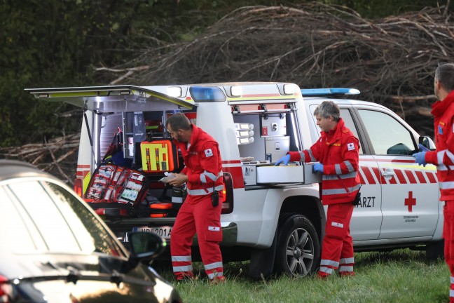 Personenrettung: Schwerverletzte Person aus steiler B�schung in Attnang-Puchheim gerettet