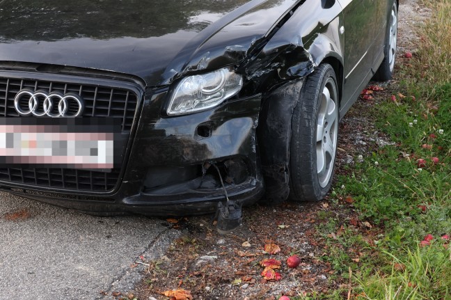 Aufr�umarbeiten durch Feuerwehr: Kreuzungscrash zwischen zwei PKW in Sattledt endet glimpflich