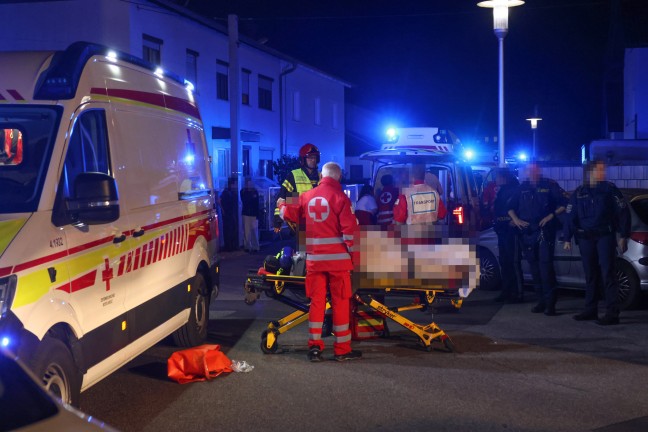 Dramatische Rettungsaktion bei n�chtlichem Zimmerbrand in einem Wohngeb�ude in Pasching