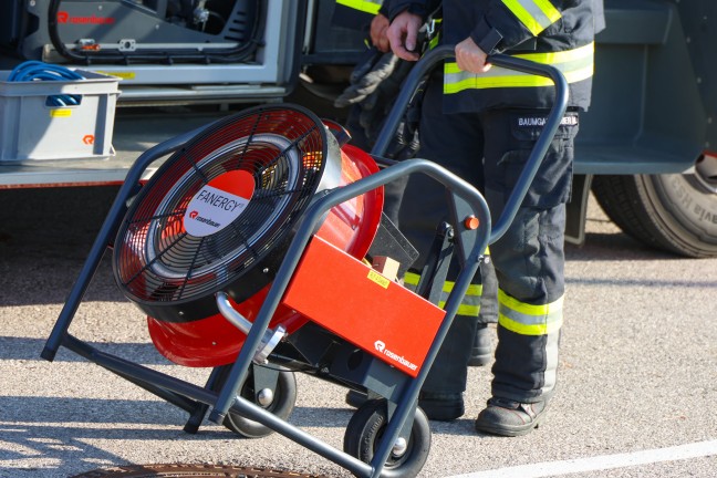 Brand in der K�che eines Gastronomiebetriebs in einem Kinogeb�ude in Dietach