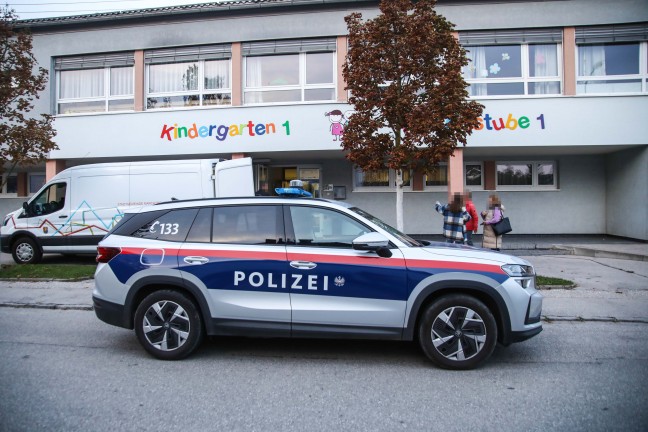 Ermittlungen in Marchtrenk: Spurensicherung nach mutma�licher Einbruchsserie in Kinderg�rten