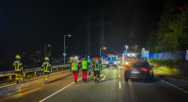 Motorrad gegen PKW: Drei teils Schwerverletzte bei Crash in Braunau am Inn