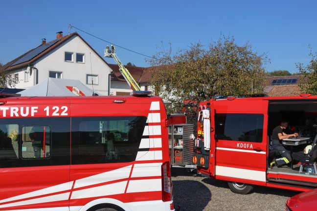 Dachstuhlbrand: Neun Feuerwehren verhindern Gro�brand auf Bauernhof in Scharten
