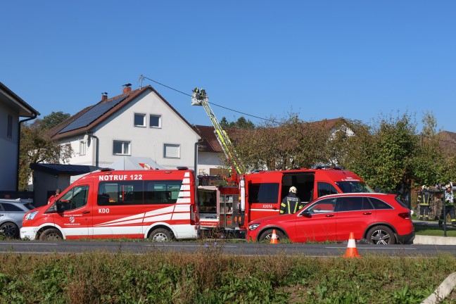 Dachstuhlbrand: Neun Feuerwehren verhindern Gro�brand auf Bauernhof in Scharten