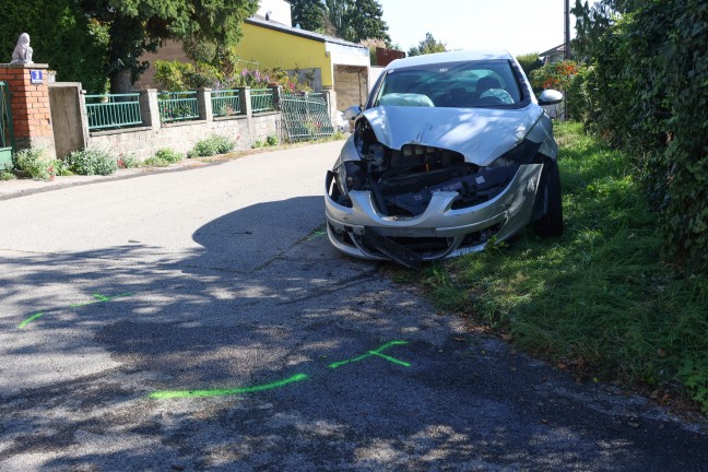 Autolenkerin bei Kreuzungscrash zwischen zwei Fahrzeugen in Leonding verletzt