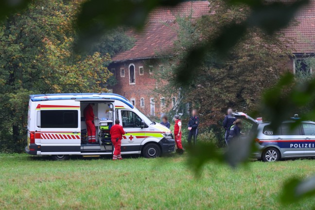 T�dlicher Fahrradsturz: Mann in Grieskirchen leblos aus der Trattnach geborgen