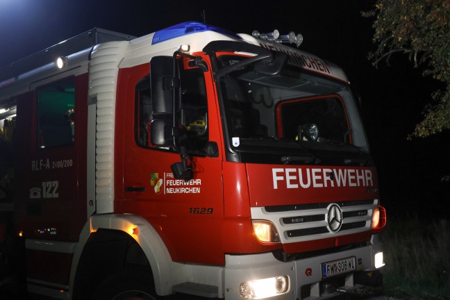Auto �berschlagen: PKW bei schwerem Unfall nahe Aichkirchen durch drei Gemeindegebiete geschleudert