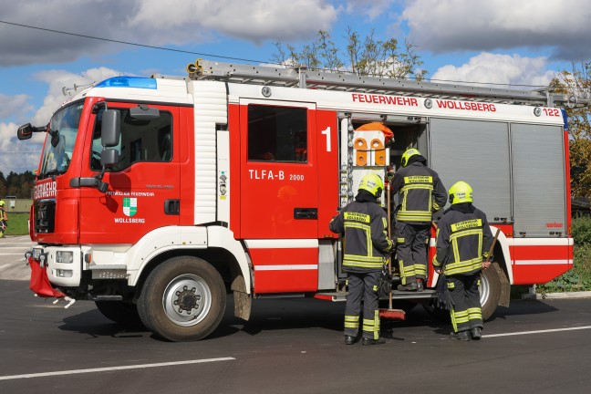 Kreuzungscrash zweier PKW in Steinerkirchen an der Traun endet glimpflich