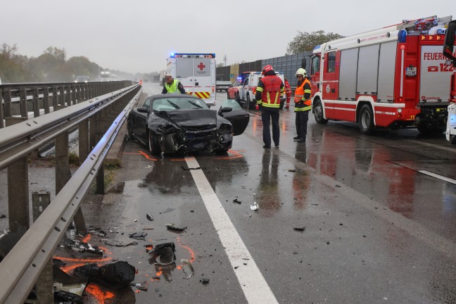 Personenrettung nach schwerem Verkehrsunfall auf Welser Autobahn bei Wels-Puchberg