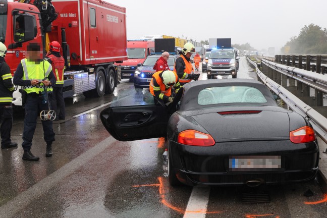 Personenrettung nach schwerem Verkehrsunfall auf Welser Autobahn bei Wels-Puchberg