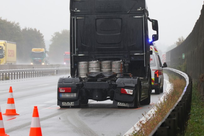 Personenrettung nach schwerem Verkehrsunfall auf Welser Autobahn bei Wels-Puchberg