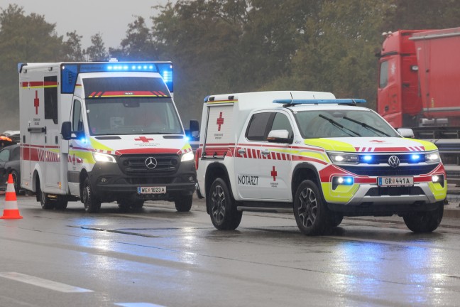 Personenrettung nach schwerem Verkehrsunfall auf Welser Autobahn bei Wels-Puchberg