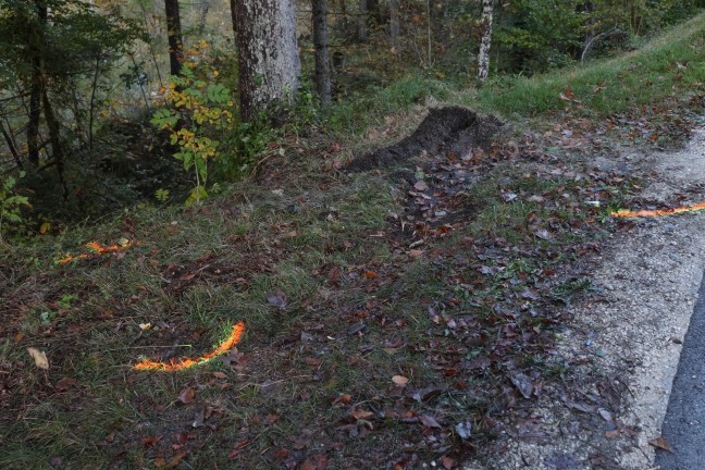 T�dlicher Verkehrsunfall: Beifahrer (29) starb bei Crash gegen Baum in Ebensee am Traunsee