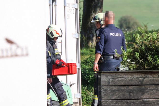 Brand in einem Hofladengeb�ude in Prambachkirchen sorgte f�r Einsatz zweier Feuerwehren