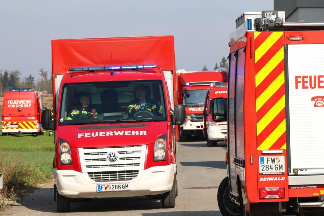 Gefahrstoffeinsatz nach Ammoniakaustritt bei einem Logistikunternehmen in Vorchdorf