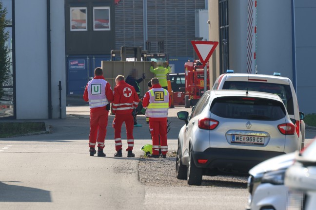 Gefahrstoffeinsatz nach Ammoniakaustritt bei einem Logistikunternehmen in Vorchdorf