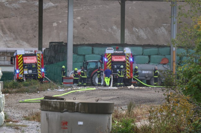 Vier Feuerwehren bei Brand auf einer Reststoffdeponie in Asten im Einsatz
