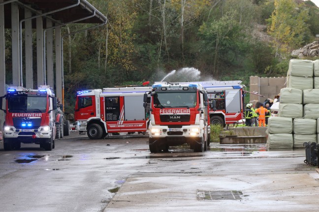 Vier Feuerwehren bei Brand auf einer Reststoffdeponie in Asten im Einsatz