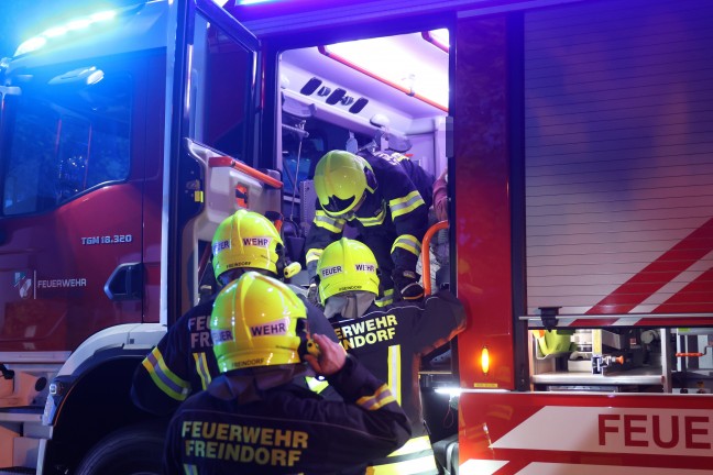 Kellerbrand: Vier Feuerwehren bei Brand in einem Wohnhaus in Ansfelden im Einsatz