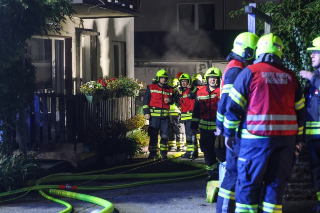 Kellerbrand: Vier Feuerwehren bei Brand in einem Wohnhaus in Ansfelden im Einsatz