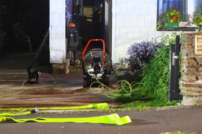 Kellerbrand: Vier Feuerwehren bei Brand in einem Wohnhaus in Ansfelden im Einsatz