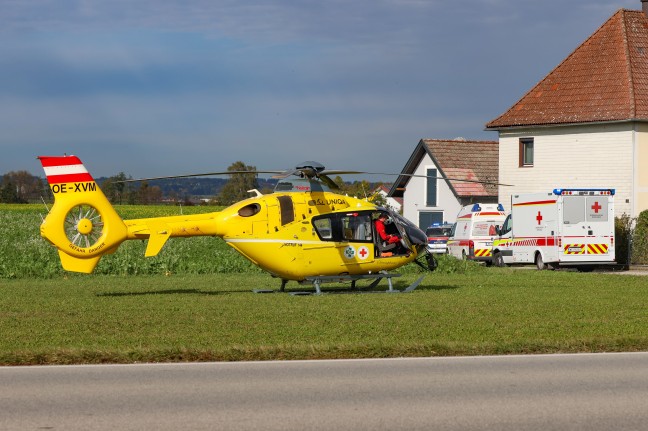 Notarzthubschrauber nach internem Notfall in Edt bei Lambach im Einsatz