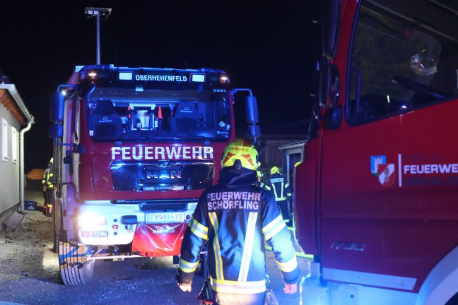 Drei Feuerwehren bei Brand eines Hackschnitzelbunkers in Sch�rfling am Attersee im Einsatz