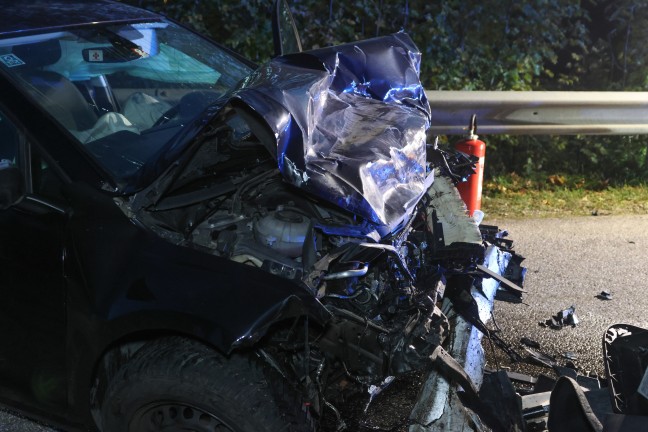 Frontalcrash zweier Fahrzeuge bei Allhaming fordert drei Verletzte