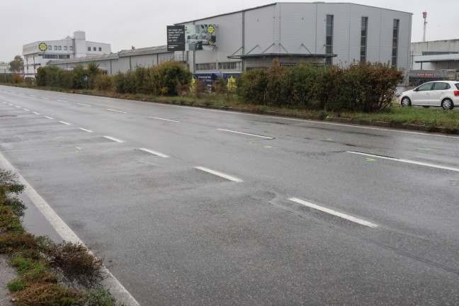 T�dlicher Verkehrsunfall: Geisterfahrer (39) starb bei Crash dreier PKW in Wels-Schafwiesen