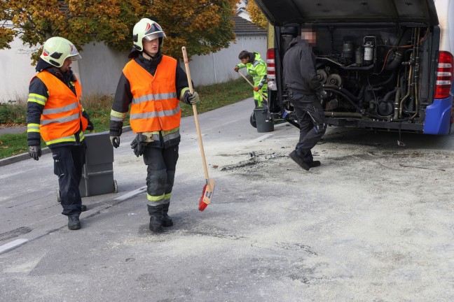 Schwerer Crash: Auto ins Heck eines Linienbusses in Wels-Vogelweide gekracht