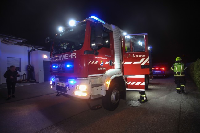 Feuerwehr zu Brand in einem Stromverteilerkasten in einer Siedlungsstra�e in Marchtrenk alarmiert