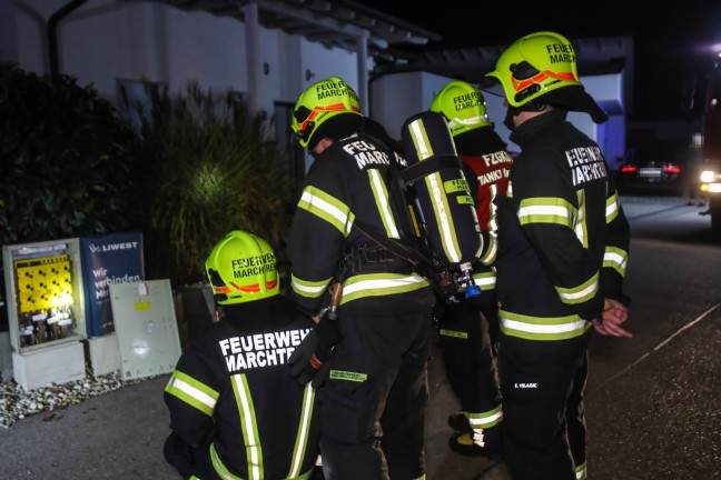 Feuerwehr zu Brand in einem Stromverteilerkasten in einer Siedlungsstra�e in Marchtrenk alarmiert