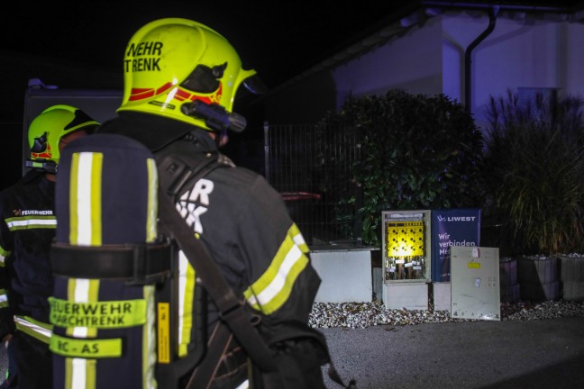 Feuerwehr zu Brand in einem Stromverteilerkasten in einer Siedlungsstra�e in Marchtrenk alarmiert