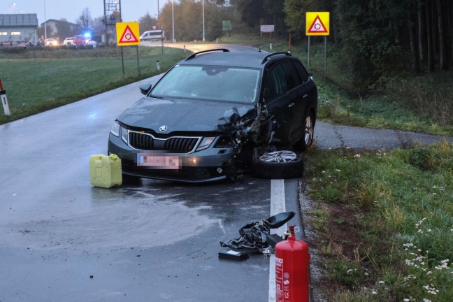 Personenrettung nach schwerem Crash zwischen zwei PKW in Taiskirchen im Innkreis