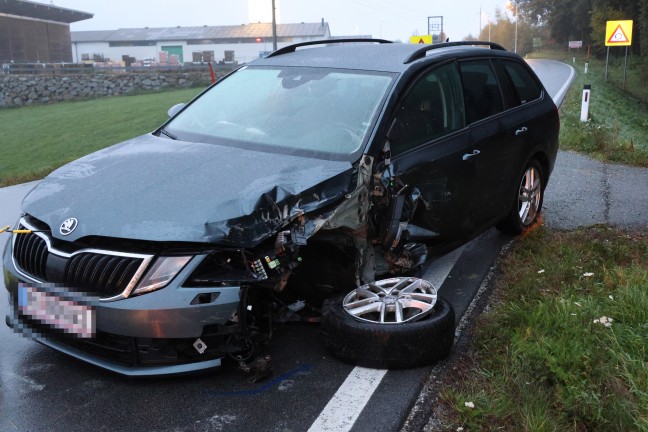 Personenrettung nach schwerem Crash zwischen zwei PKW in Taiskirchen im Innkreis