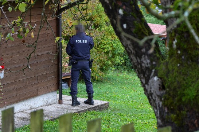 Zwei Feuerwehren bei Brand in einem Wohngeb�ude in Micheldorf in Ober�sterreich im Einsatz