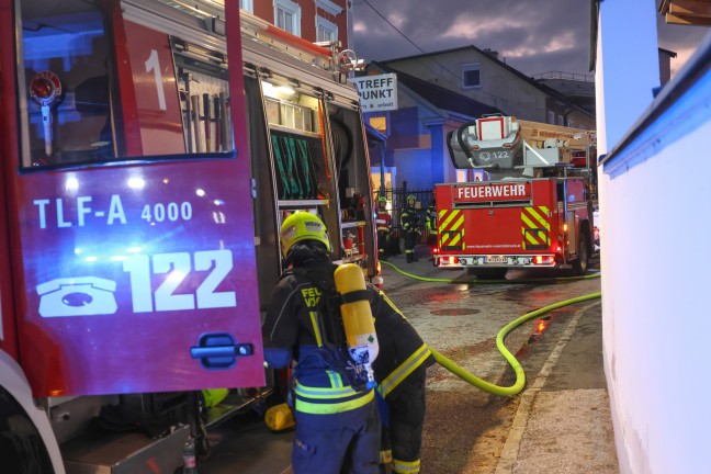 Sieben Verletzte bei K�chenbrand in einem Restaurant in V�cklabruck