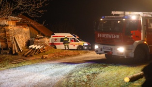 Vier Schwerverletzte bei Einsturz eines Stegs zum Jahreswechsel in Steinbach am Ziehberg