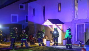 Vier Feuerwehren bei Zimmerbrand in einem Wohnhaus in Sierning im Einsatz