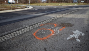 Radfahrer (17) nach Crash mit Kleintransporter bei Schwanenstadt im Klinikum verstorben
