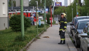 Brandverdacht in einem Mehrparteienwohnhaus in Wels-Vogelweide