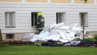 Drei Feuerwehren Brand samt Explosion in Schiedlberg im Einsatz