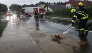 Unwetter sorgen dritten Tag in Folge für reihenweise Einsätze der Feuerwehren in Oberösterreich